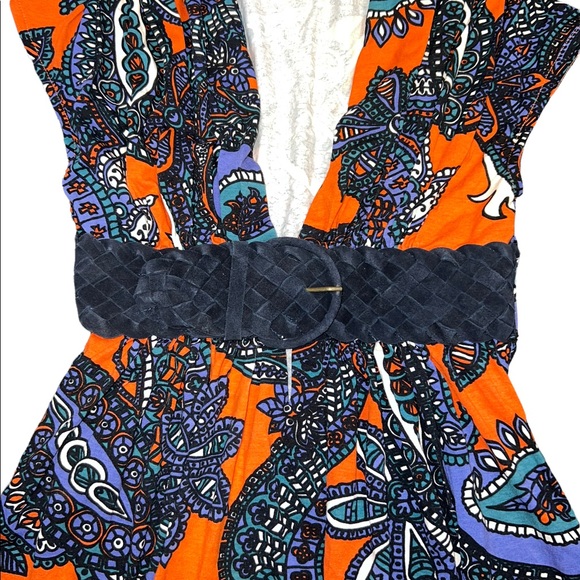 Sky Belted V-Neck Top - Picture 3 of 3